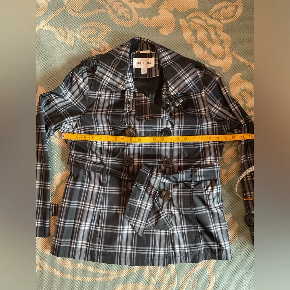 Beautiful Spring/Summer Jacket - Picture 3 of 7